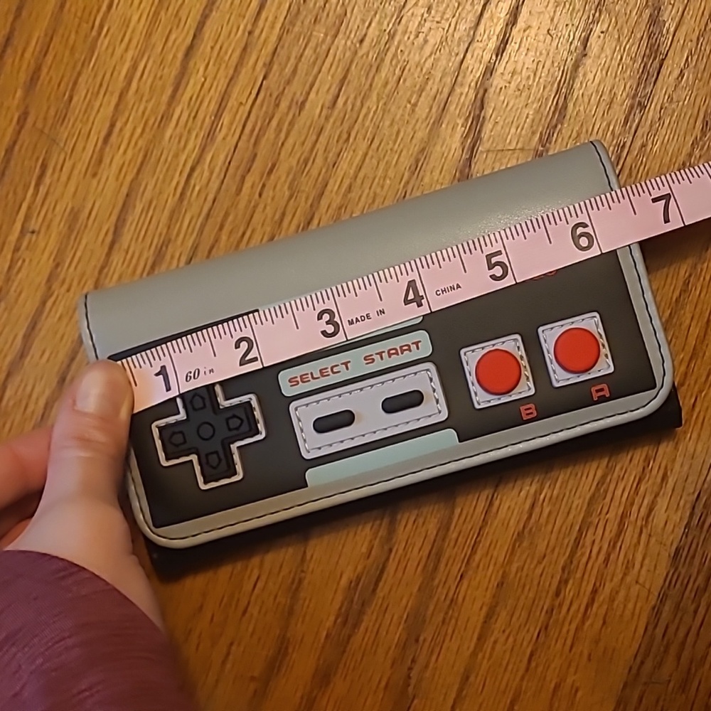 Nintendo Controller Wallet - Picture 10 of 15